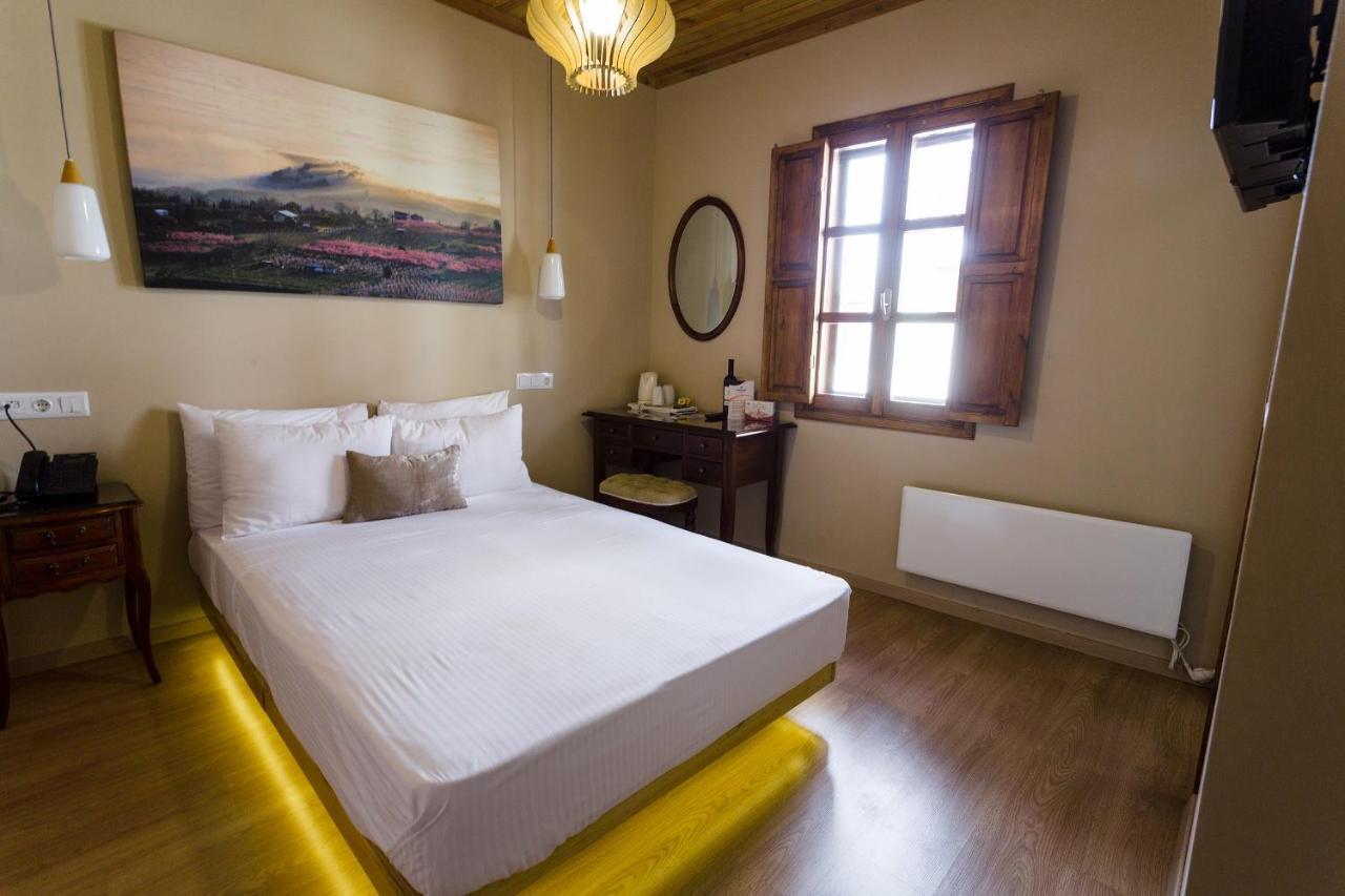 Blossom Rooms & Suite Veria  Buitenkant foto