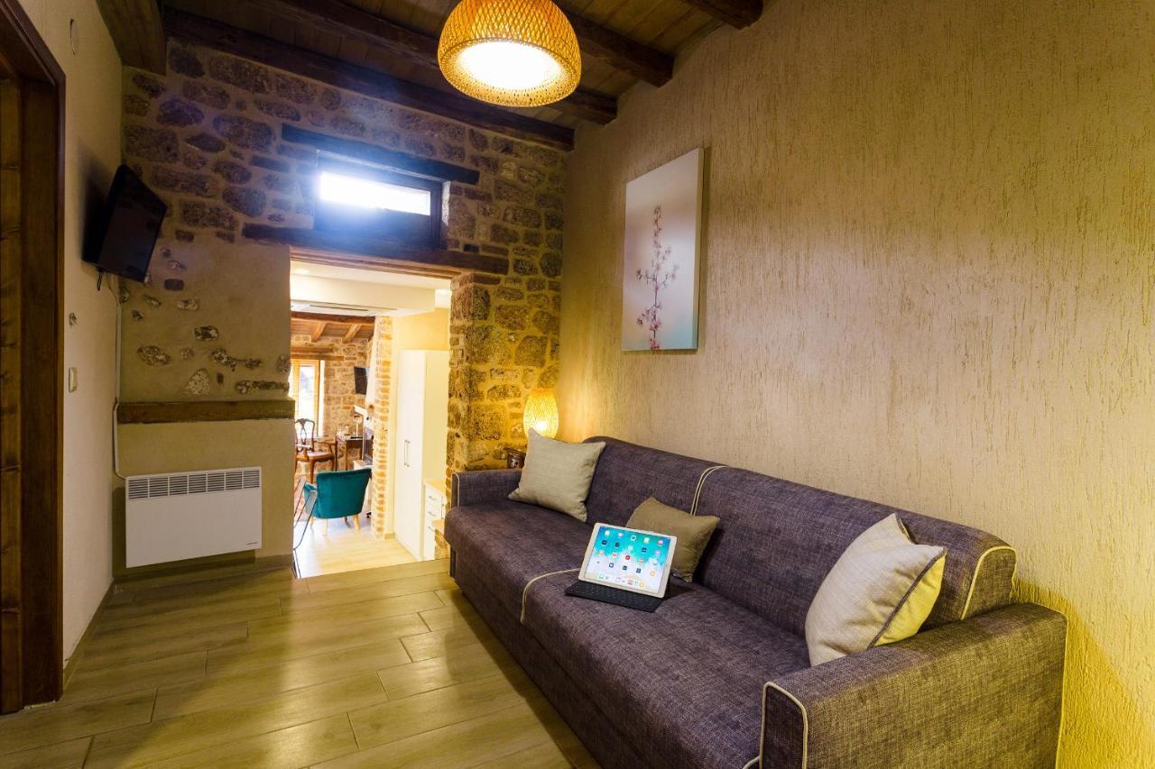 Blossom Rooms & Suite Veria  Buitenkant foto