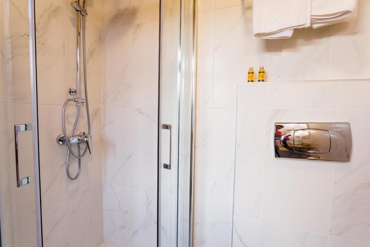 Blossom Rooms & Suite Veria  Buitenkant foto