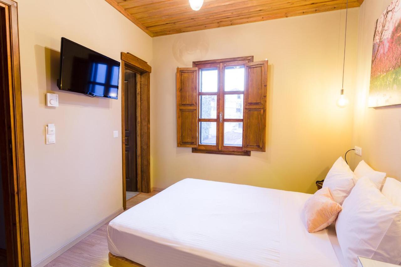 Blossom Rooms & Suite Veria  Buitenkant foto